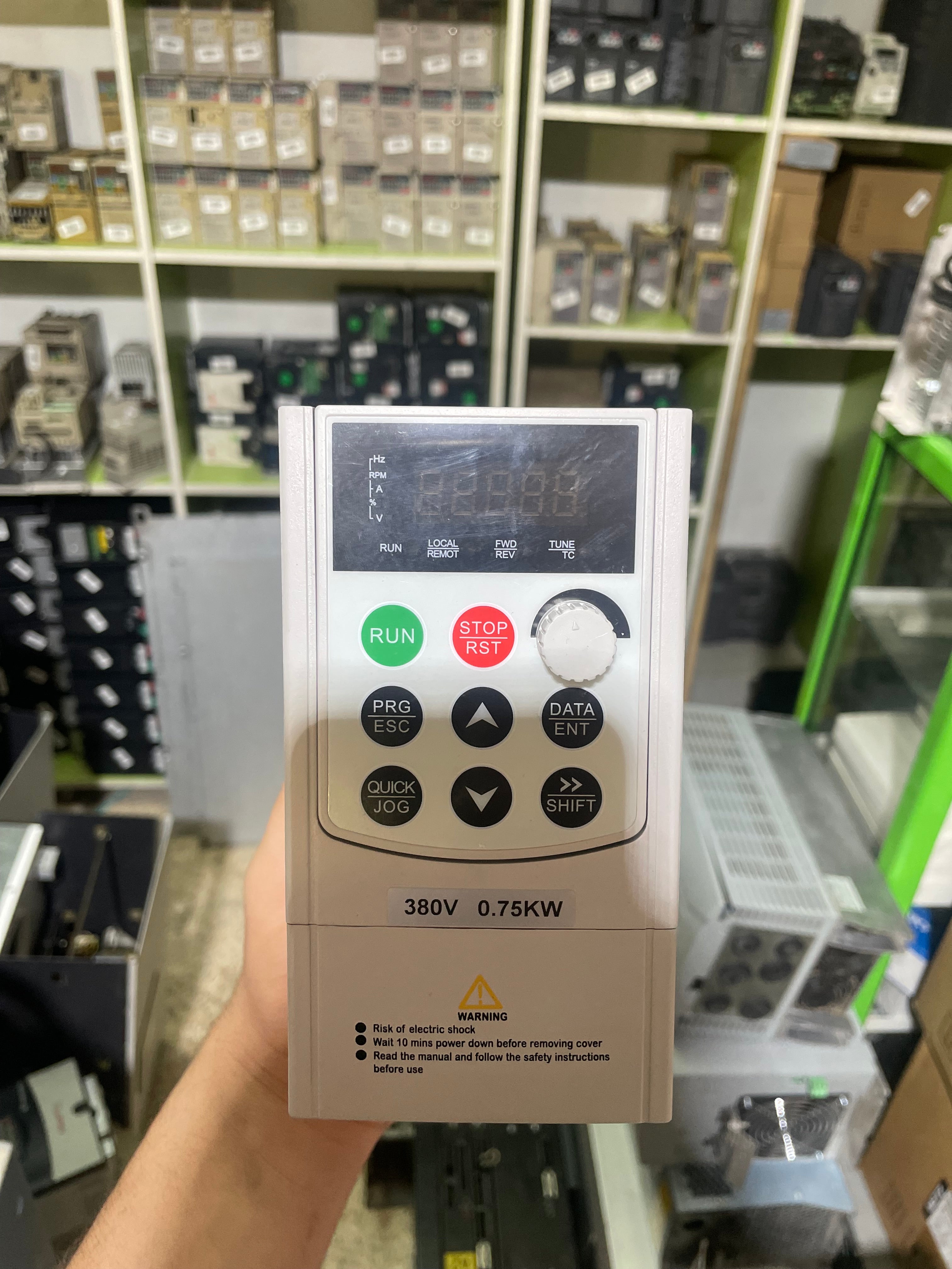 مغيرات سرعة المحركات/VARIATEUR DE VITESSE